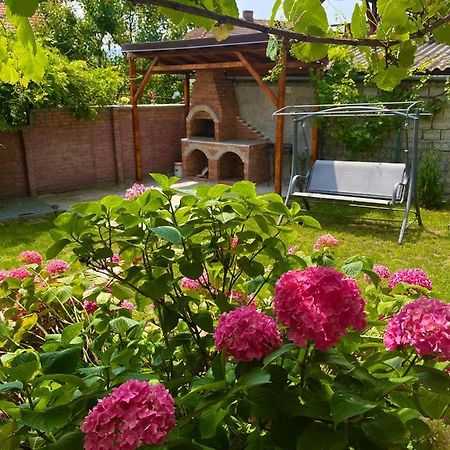 Holiday Home Esku Orşova Esterno foto