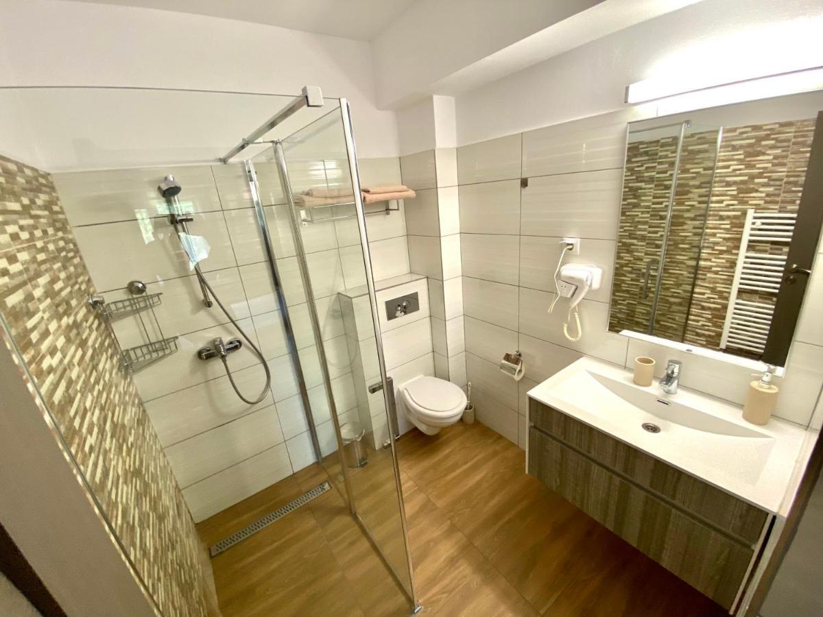 Holiday Home Esku Orşova Esterno foto