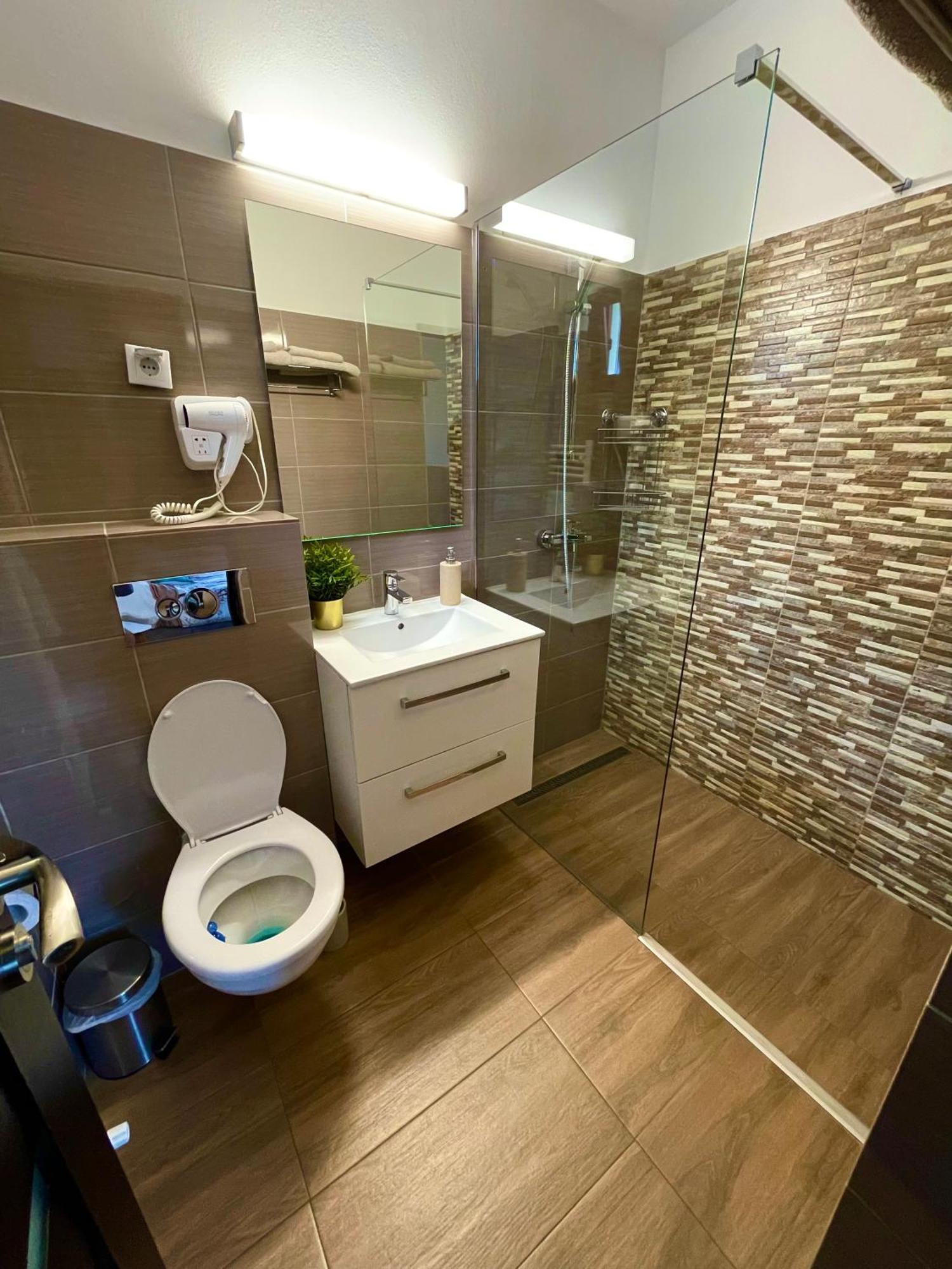 Holiday Home Esku Orşova Esterno foto