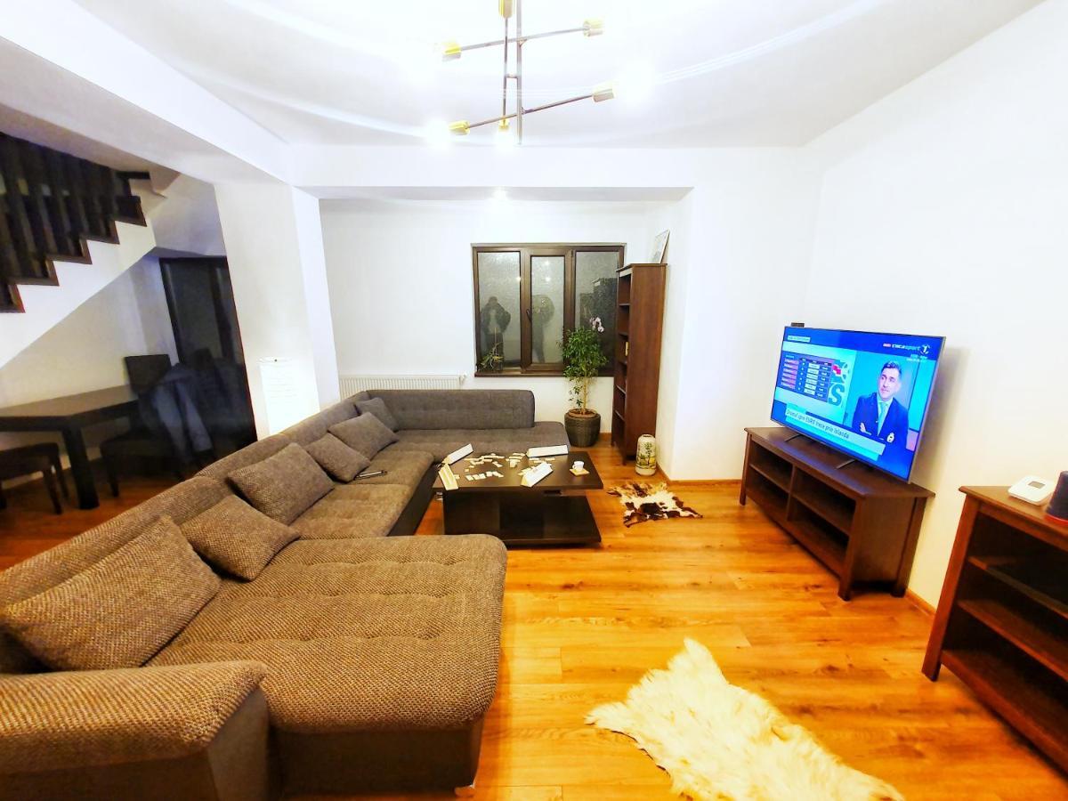Holiday Home Esku Orşova Esterno foto